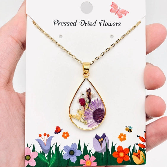 Dried Flower Necklace - chrysanthemum, baby’s breath , Queen Anne’s lace & fern leaf